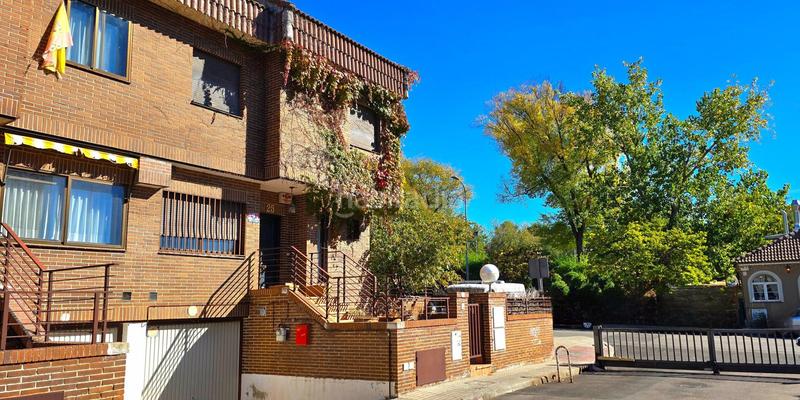 Foto cd1cd0b6-9d3d-4fbe-bf31-e9f8bfda9443. Doppelhaus mit heizung parking pool in El Burgo Rozas de Madrid (Las)