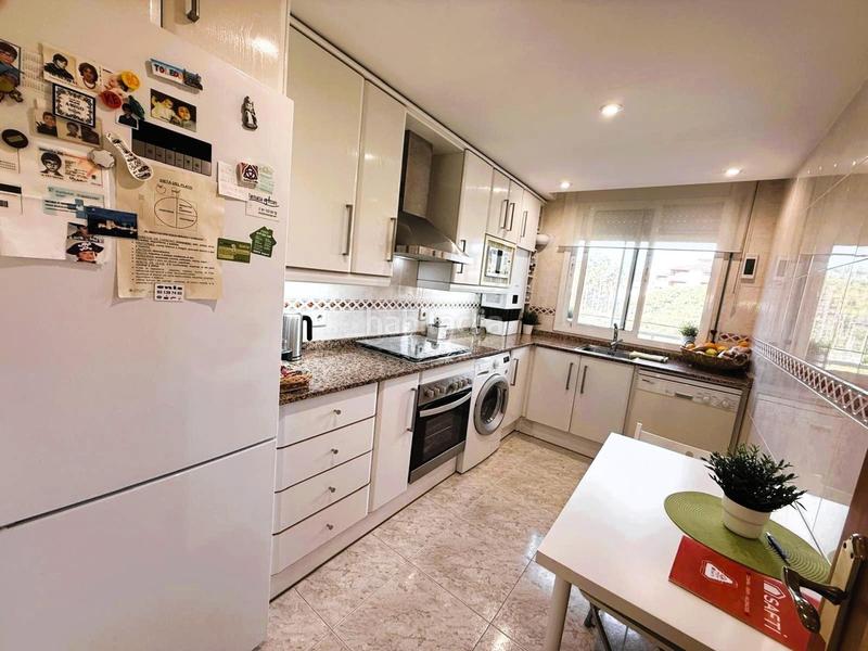 Foto 89a1385c-7162-41a6-9b15-6cdfdd45bf11. Zweistöckige wohnung mit heizung parking in Centre Pineda de Mar