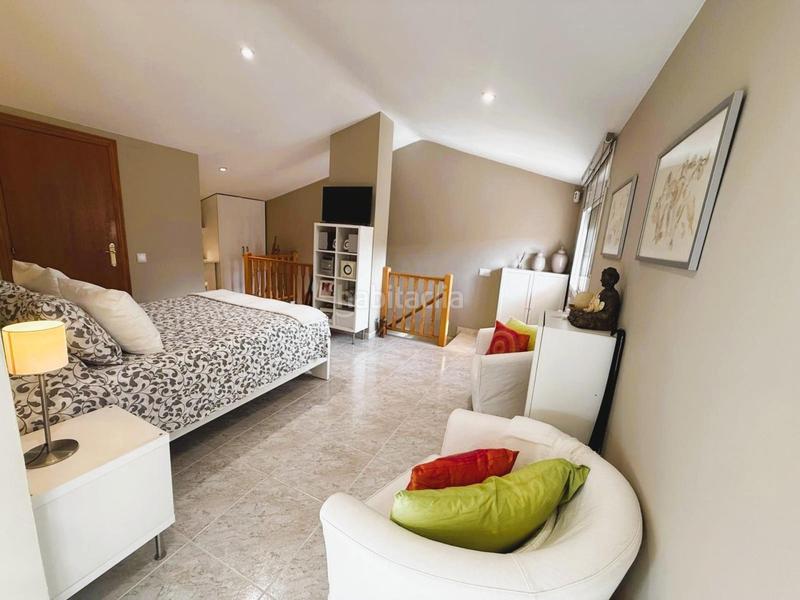 Foto bb9cea21-66cd-4a42-b6dc-fc338d421e43. Zweistöckige wohnung mit heizung parking in Centre Pineda de Mar