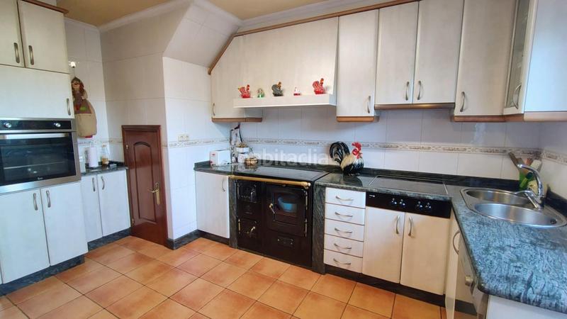 Foto 9f4cae29-77a8-43b9-ae1d-b30fa6e9028b. Casa amb calefacció aparcament a Parroquias de Santiago Santiago de Compostela