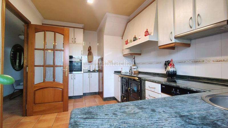 Foto aa7ae135-d604-45e0-98e3-2a76927d804a. Casa amb calefacció aparcament a Parroquias de Santiago Santiago de Compostela