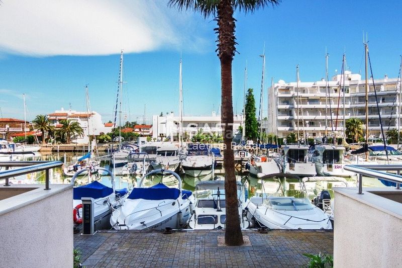 Foto 000733e0-2f48-4526-b8b3-f30df8f9611a. Apartament amb calefacció aparcament piscina a Santa Margarida Roses
