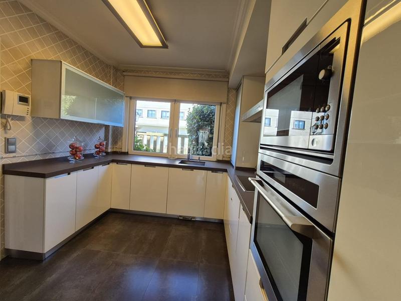 Foto f3b51452-ee14-45d0-a91d-b1c84d99d975. Casa con riscaldamento parcheggio in Nigrán centro Nigrán