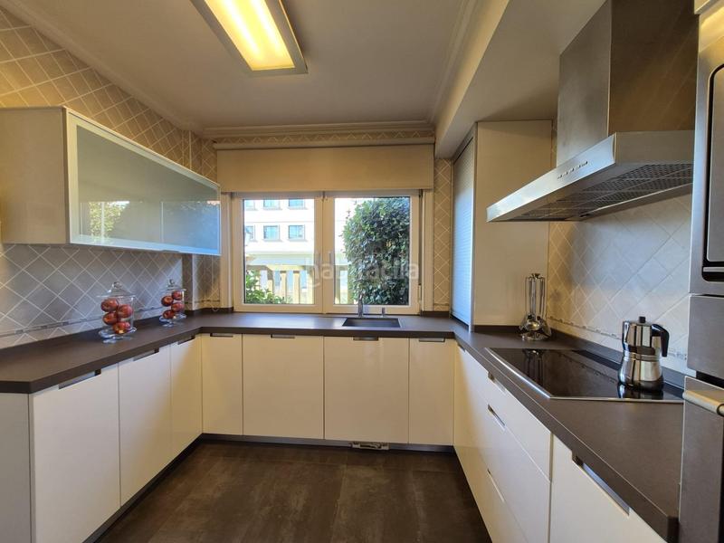 Foto b5164b43-b938-4ca6-b6ca-98c8dc8cc76d. House with heating parking in Nigrán centro Nigrán