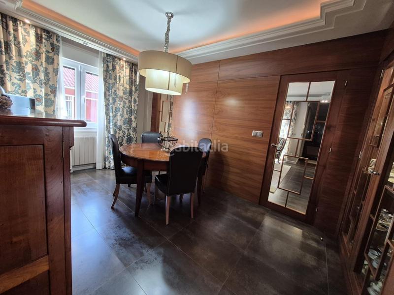 Foto c748ee90-9e7d-44e9-8eb7-00e528446432. House with heating parking in Nigrán centro Nigrán