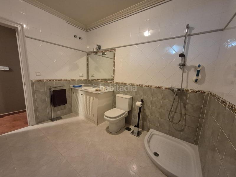 Foto ce92f17b-5722-4020-aa4e-fec7d1da3d9e. House with heating parking in Nigrán centro Nigrán