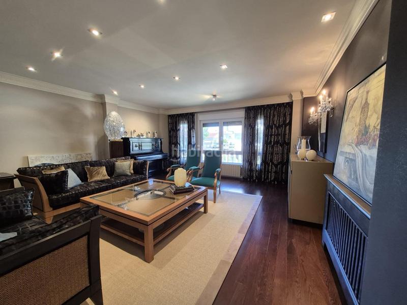 Foto ea1a1725-6e4e-4ac1-b0bd-c1cff9de5053. House with heating parking in Nigrán centro Nigrán