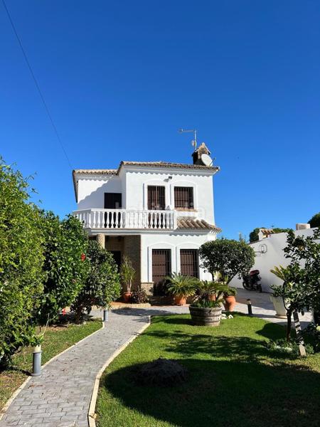 Foto a3e78477-ee9a-41b6-9e16-344e5159b5bd. House with heating pool in Los Gallos Chiclana de la Frontera