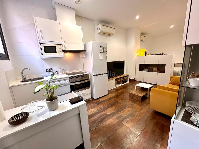 Foto 24f36a9b-2771-47a3-9d53-7ad9b25825e6. Estudi a Valdeacederas Madrid