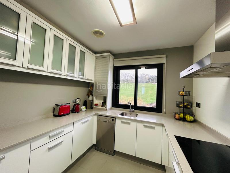 Foto e9e8d8bf-71fc-4082-922e-969455db88ec. Dúplex amb calefacció aparcament a Concheiros - Fontiñas Santiago de Compostela