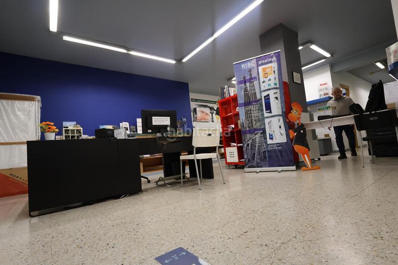 Foto 6786de96-acb8-4973-a051-2a74992f6ad4. Local comercial en Putget - Farró Barcelona