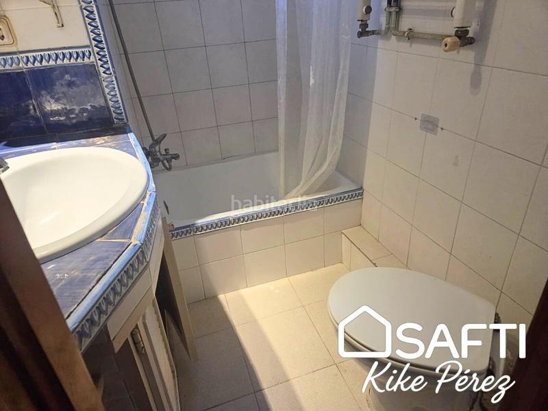 Foto 84ff1653-6db4-485e-af45-da35f0d15288. Penthouse with heating in Pubilla Cases Hospitalet de Llobregat (L´)