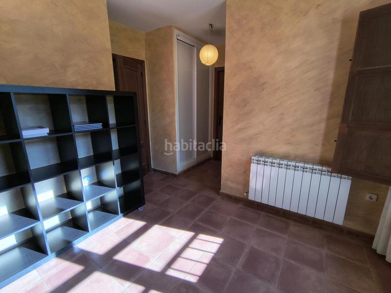 Foto bffb1e45-51c1-446f-9d5a-882de2fb3a55. Semi detached house with heating parking in Olmeda de las Fuentes