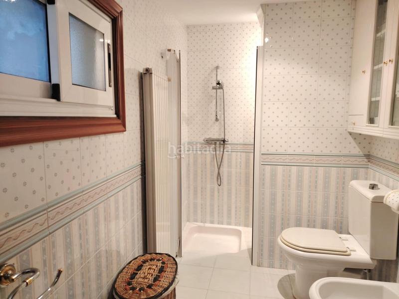 Foto 5a5ff508-6b81-44e4-8ef1-61dd85d4b200. Casa amb calefacció aparcament piscina a Lavadores Vigo