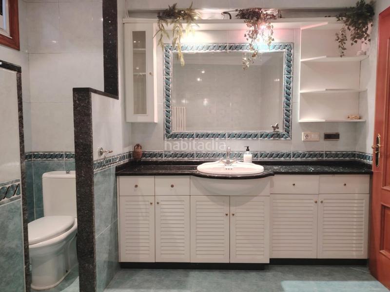 Foto 6dfb3bf8-51ce-406e-96ed-e4813f44857f. Casa amb calefacció aparcament piscina a Lavadores Vigo