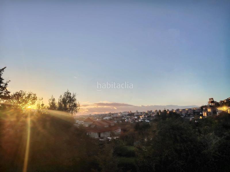 Foto c2aa377e-ea5e-4174-a2c5-51e60e3278e9. Casa amb calefacció aparcament piscina a Lavadores Vigo