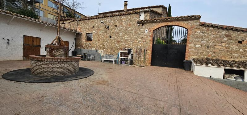 Foto 5642e9e9-69a9-46ad-8ade-16913dd4a84e. Casa amb calefacció aparcament piscina a Lliçà d´Amunt