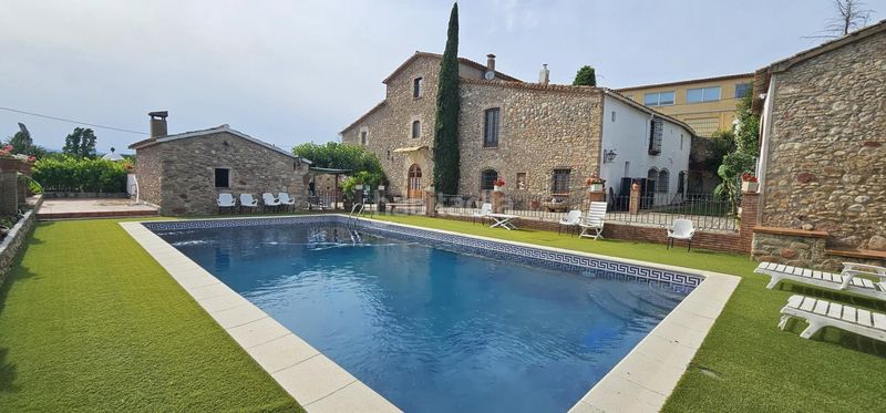 Foto 56eb8c13-b577-4dca-bd20-eda9d84ff9ad. Casa amb calefacció aparcament piscina a Lliçà d´Amunt