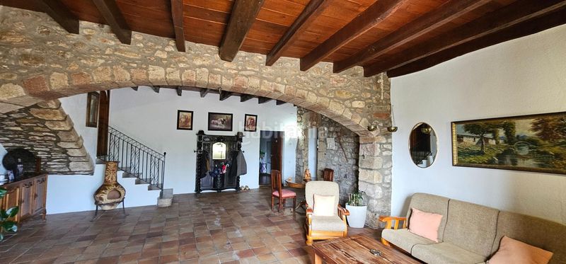 Foto af8e0734-a5fc-492a-be21-109b3f713cc7. Casa amb calefacció aparcament piscina a Lliçà d´Amunt