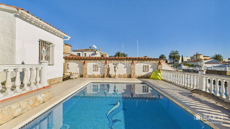 Foto 548717c6-28b6-48ae-ad04-f05a84d4547d. Casa amb piscina a Muga - Gran Reserva - Badia Empuriabrava