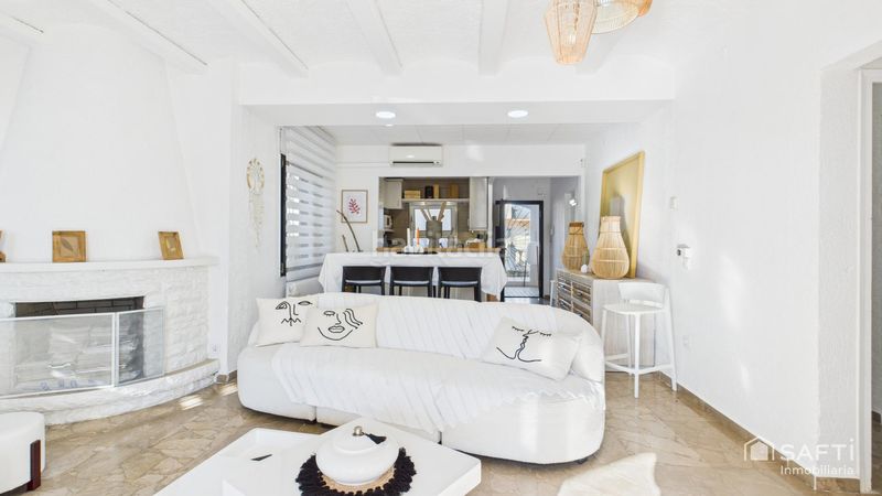 Foto 5a441cbd-fa59-4545-9b23-4b9f462601ed. Casa amb piscina a Muga - Gran Reserva - Badia Empuriabrava