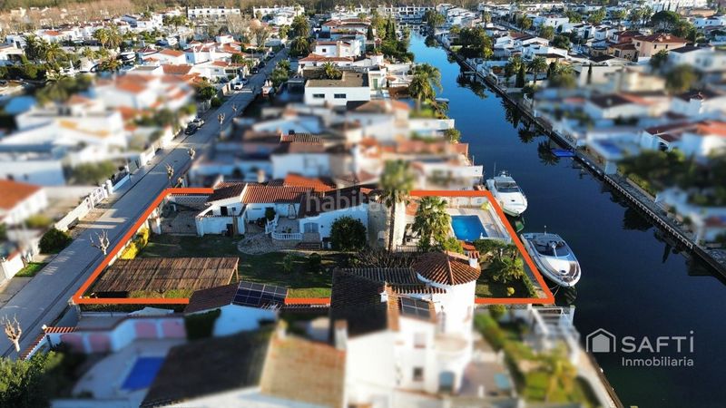 Foto 5aa145e9-ffc7-40d3-9c20-428f13f184bc. Casa amb piscina a Muga - Gran Reserva - Badia Empuriabrava