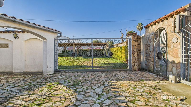 Foto 6ae56b9d-2ff3-46eb-8688-e1164fc3547b. Casa amb piscina a Muga - Gran Reserva - Badia Empuriabrava