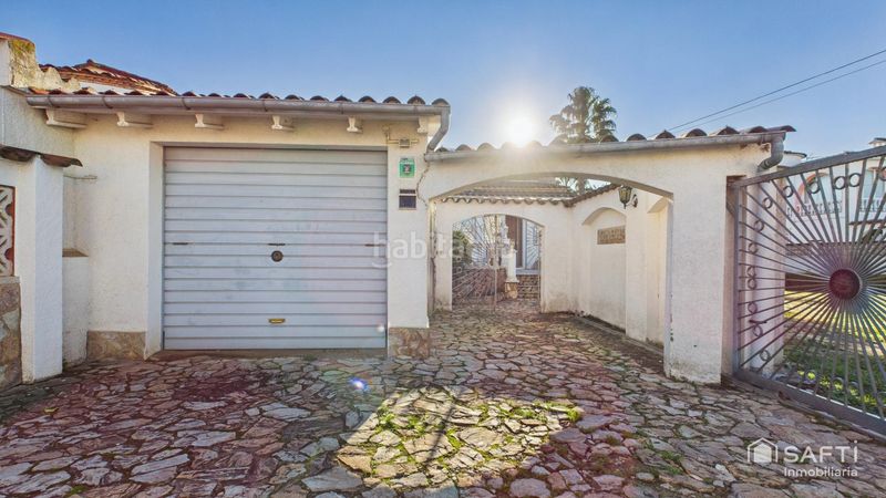 Foto cd2f096d-7c23-458c-84f6-68e4f70ad11f. Casa amb piscina a Muga - Gran Reserva - Badia Empuriabrava