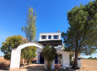 Haus in Castellanos de Villiquera