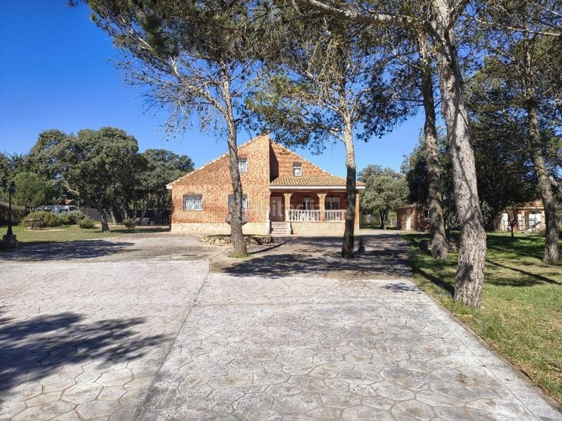 Foto 36574be1-f993-4e42-85f7-d4120abc6068. Casa amb calefacció a Pioz