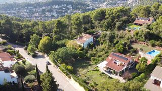 Residential Plot in Vallirana