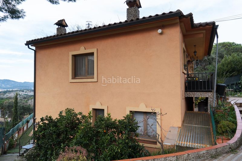 Foto 823d7009-ca65-4ef2-8a2b-f09444f12307. Casa aparellada amb piscina a Mas Mora-Sant Daniel Tordera