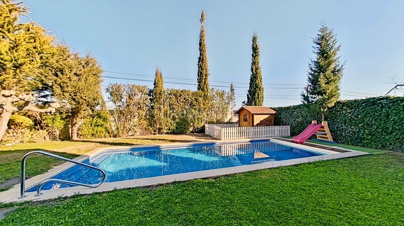 Foto 9215fd34-32f6-484c-82ce-dc7934e600ba. Casa amb calefacció aparcament piscina a Piera
