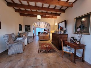 Masia a Llucmaçanes