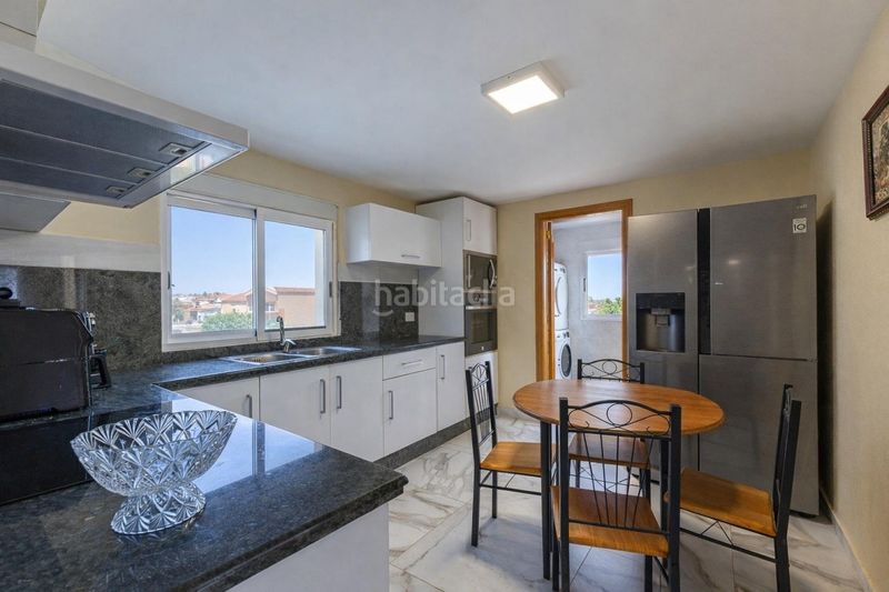 Foto 4421089b-6d75-495a-aa10-3dd5c9eb22e9. Casa amb calefacció aparcament piscina a El Balcó-Jaume I Oropesa del Mar