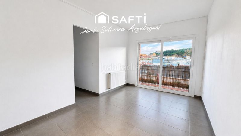 Foto ffbad7d5-823f-4e2e-a829-6f0747dd2277. Piso en Eixample Sant Feliu de Guíxols
