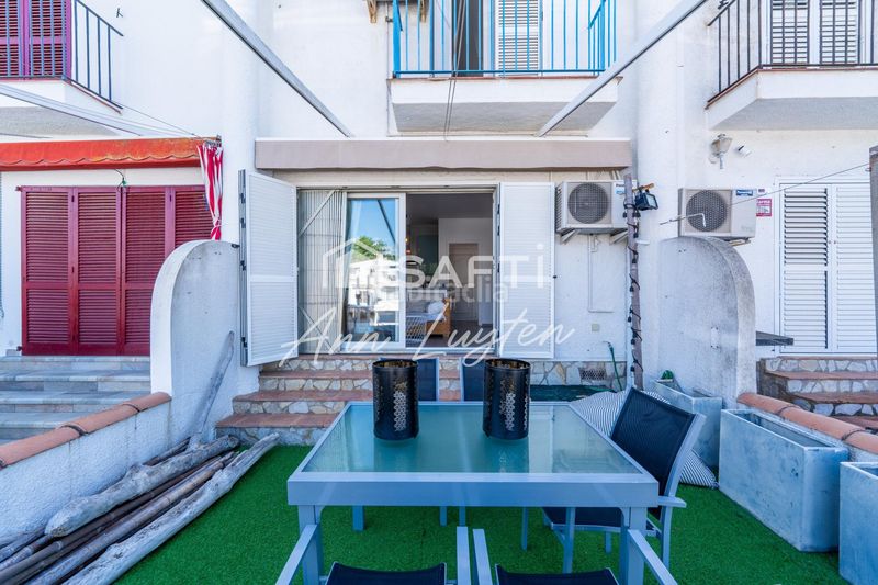 Foto e91836c7-1a87-42a8-8bd7-54ba91dbd5ed. Casa adossada amb calefacció aparcament a Santa Margarida Roses