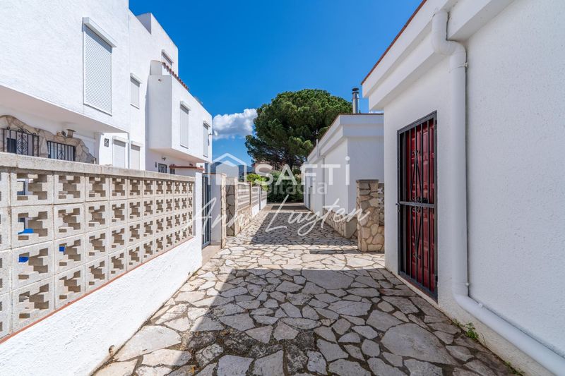Foto e9b1d4f7-080f-43cf-a979-386a87aec213. Casa adossada amb calefacció aparcament a Santa Margarida Roses
