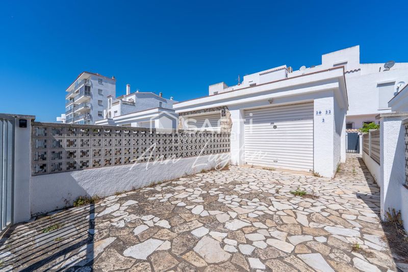 Foto ea252a9a-2c4e-413e-a9d8-f346a431571f. Casa adossada amb calefacció aparcament a Santa Margarida Roses