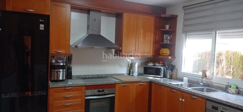 Foto 3f93585d-c7f3-4890-b701-915c09fd6248. Casa adossada amb calefacció aparcament piscina a Vendrell (El)