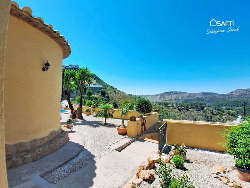 Foto b9a76773-4d38-40dc-a2de-c3c5e5ee7ad1. Casa amb aparcament piscina a Ador