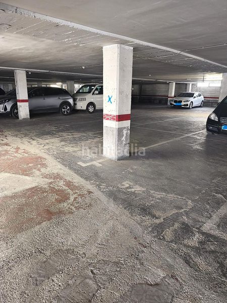 Foto b0be11f8-4cc3-495a-a8e2-31ac4f3d9844. Aparcament cotxe a San Lorenzo Huesca