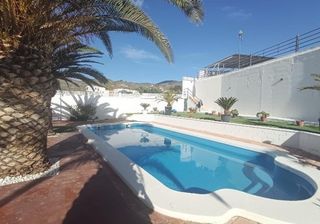 Casa adossada a Petrer