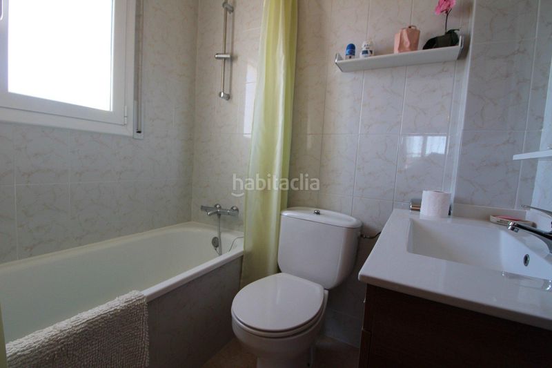 Foto c17e3ff2-ac01-4d33-93f0-59b836c1f9b5. Casa amb calefacció aparcament a Aiguaviva Parc Vidreres