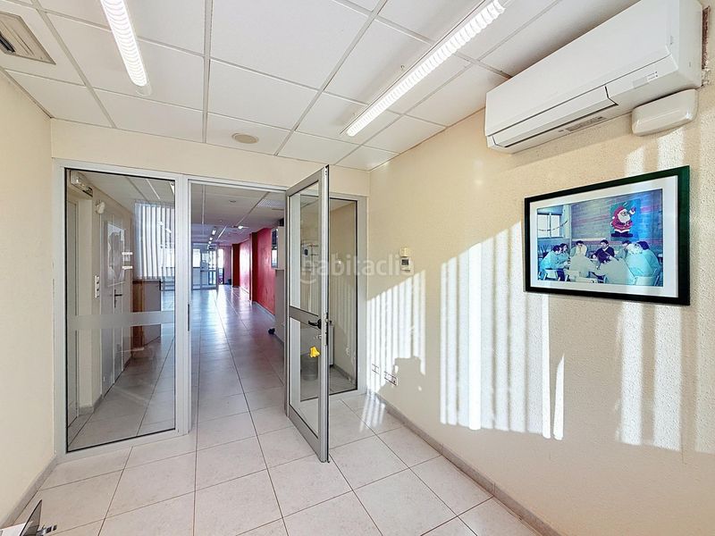 Foto 4a91ee0b-1623-4018-849d-0eb0842f32c4. Edifici a Sant Andreu de la Barca