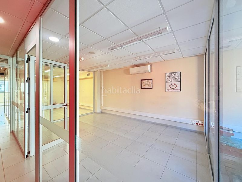 Foto de09f7af-f7a3-4226-8038-3371fc69889a. Edifici a Sant Andreu de la Barca