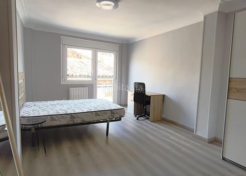 Foto 2385823f-8802-4a0e-b02d-ca10557bad51. Pis a Casco Antiguo Huesca