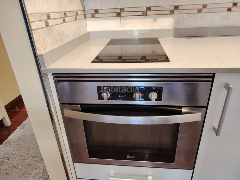 Foto afb81ddb-25d1-47e9-8034-6e810dccd9d1. Estudi amb calefacció aparcament a Sardoma - Castrelos Vigo