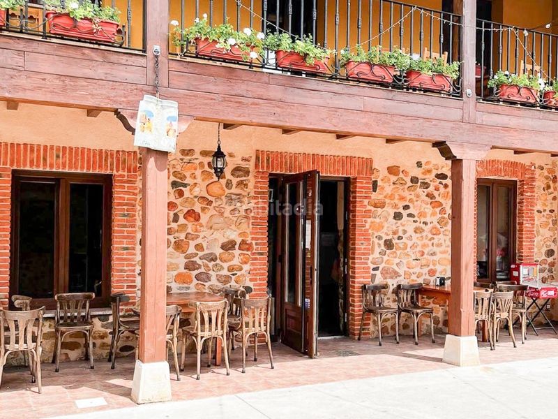 Foto eb183caf-0137-4a11-b0e7-0b7a7cd28808. Edifici a Rioseco de Tapia