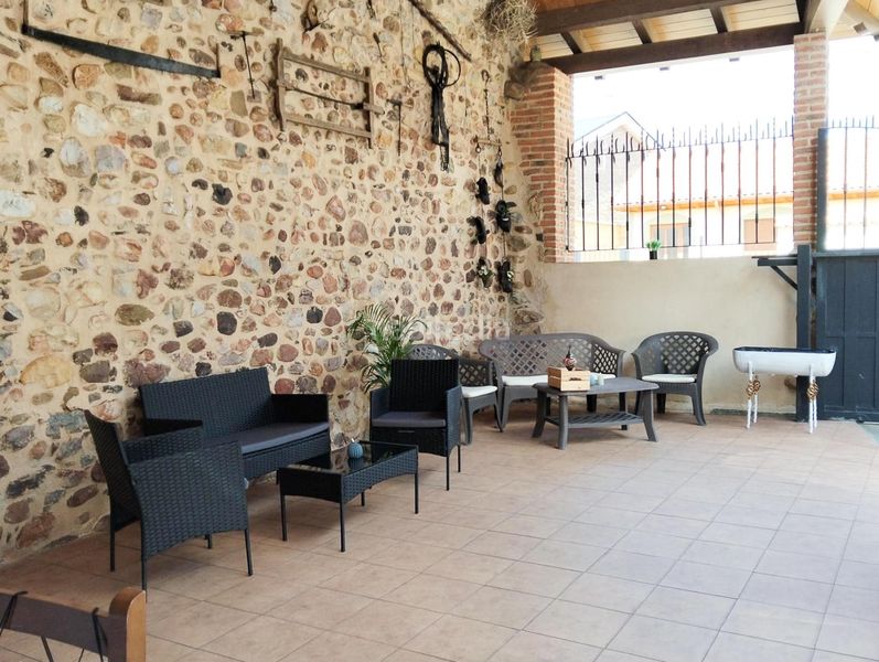 Foto f91434fe-d443-4db6-bd09-4db75fba84fb. Edifici a Rioseco de Tapia